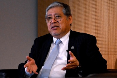 比外相、中国は「嫌がらせやめよ」 AFPインタビュー