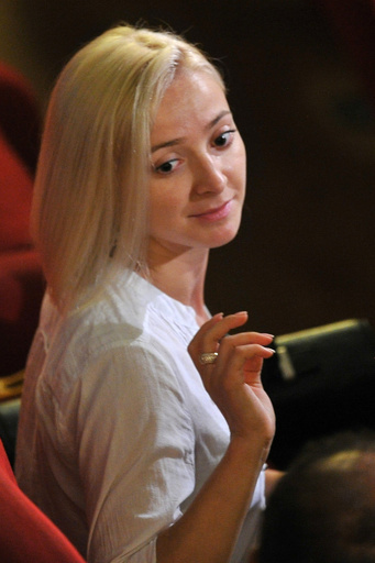 伊座礁船、船長の愛人が無賃乗船か モルドバ女性が証言