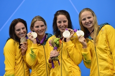 日本が銅メダル、米国が世界新で金 女子4×100mメドレーリレー