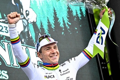 エベネプール連覇、ポガチャルは手首骨折 リエージュ～バストーニュ～リエージュ