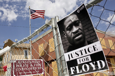 米ミネアポリス市警察の解体・再建、市議会が全会一致で決議