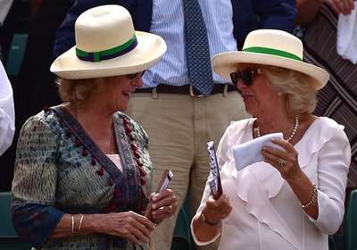 カミラ夫人、ウィンブルドン土産はマレーのリストバンド