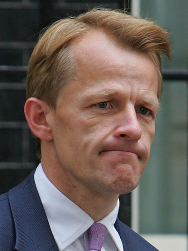 英財務担当相が辞任、同性恋人への「賃料」を経費請求