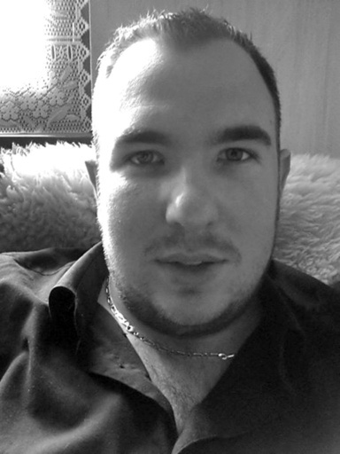 パリ襲撃の武器供給か スペインで男拘束