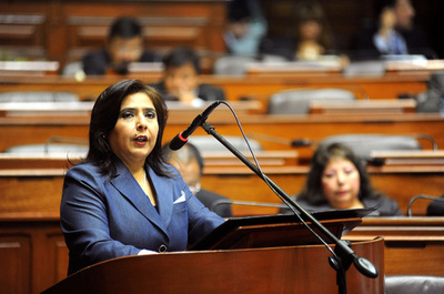 ペルー議会が首相不信任案を可決、国民らの情報収集疑惑で