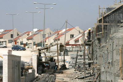 イスラエル 入植凍結終了後に住宅建設加速、和平交渉再開に暗雲