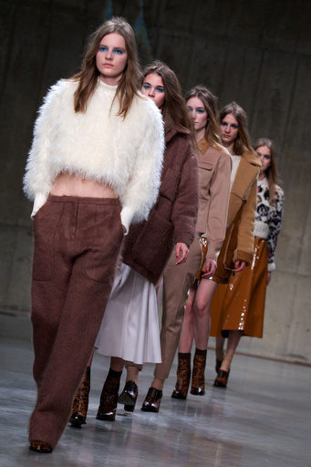 ＜13/14年秋冬ロンドンコレクション＞トップショップ ユニーク