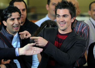 フアネス、母国でコンサートの記者会見