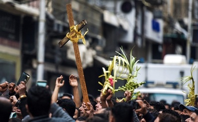 エジプト、教会攻撃で非常事態を宣言 死者44人、ISが犯行声明