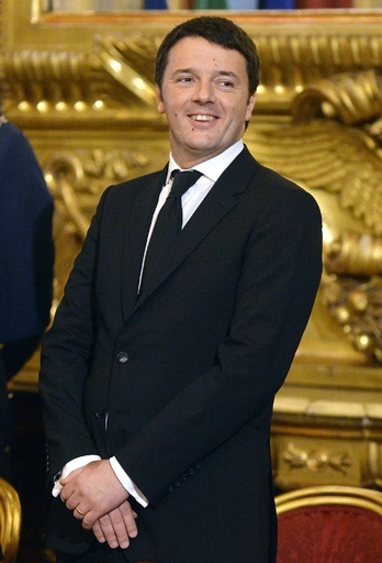 伊レンツィ内閣発足、経験不足に不安の声も