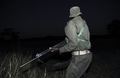 サイ密猟犯3人に禁錮25年、見せしめ目的で重い量刑 南アフリカ