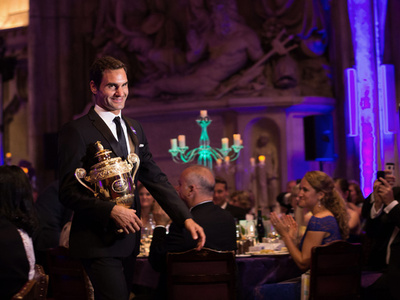 フェデラー、ウィンブルドン祝勝会で二日酔いに「覚えてない」