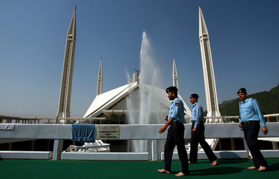 パキスタン最高裁、大統領選の実施を許可