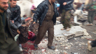 シリア政府軍、パン直売店を空爆 女性と子供を含む100人以上が死傷