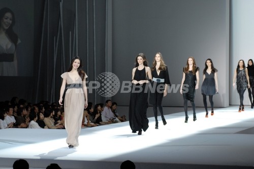 京都から世界へ ファッションカンタータ 開催 写真23枚 ファッション ニュースならmode Press Powered By Afpbb News 京都から世界へ ファッションカンタータ 開催 写真23枚 ファッション ニュースならmode Press Powered By Afpbb News