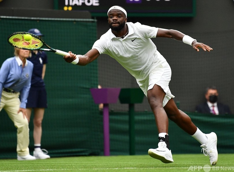 チチパス、ウィンブルドン初戦敗退 「バブル生活疲れ」吐露