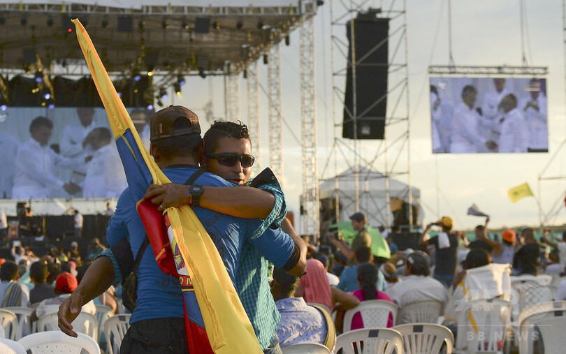 コロンビア内戦終結へ、和平に湧く左翼ゲリラ野営地