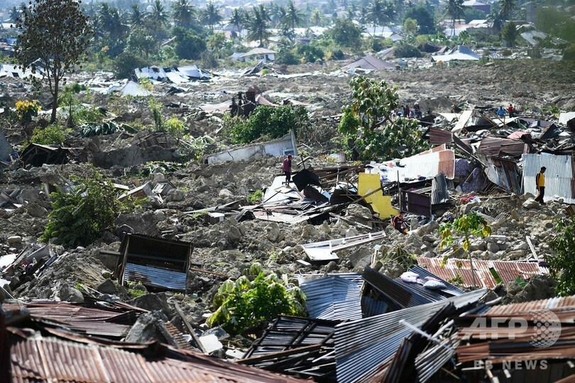 スラウェシ島地震の死者1234人に、警察は略奪取り締まりで35人逮捕