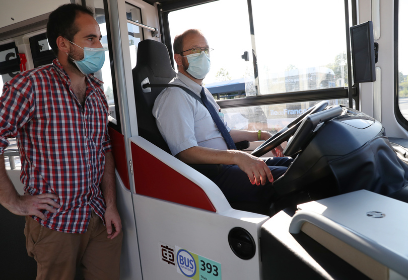 中国製自動運転バス、仏で実証実験