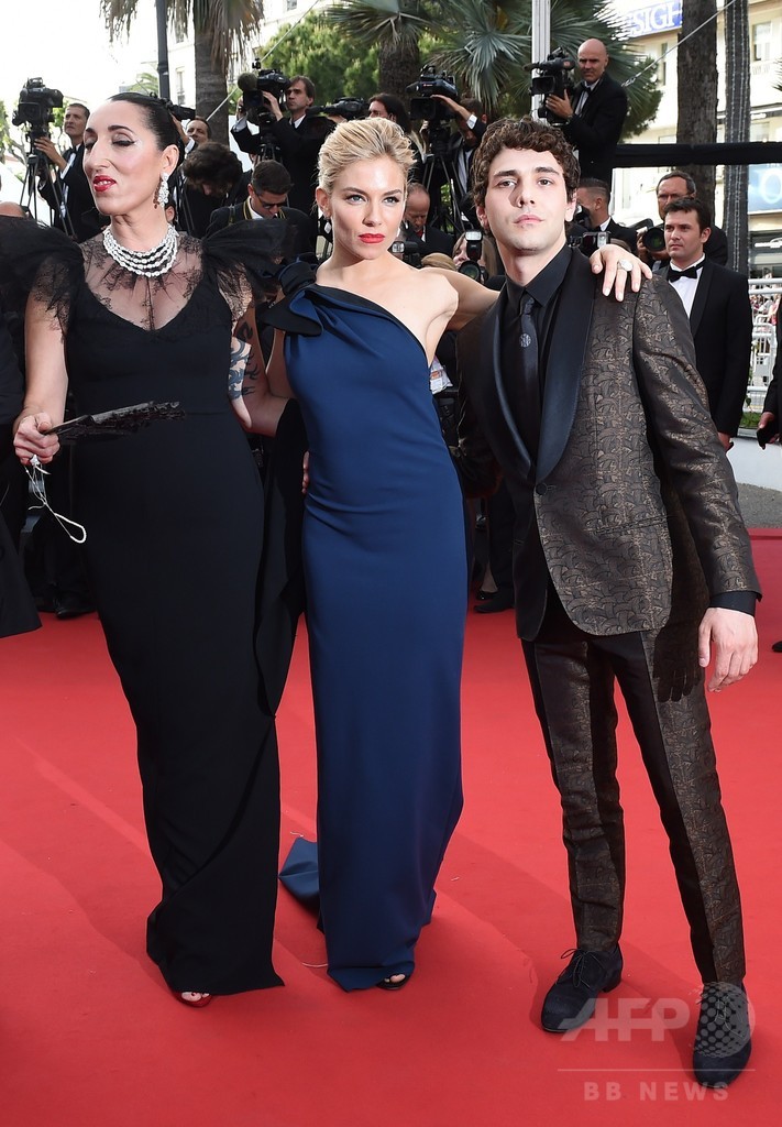 第68回カンヌ国際映画祭、スターたちの華やかなドレスに注目