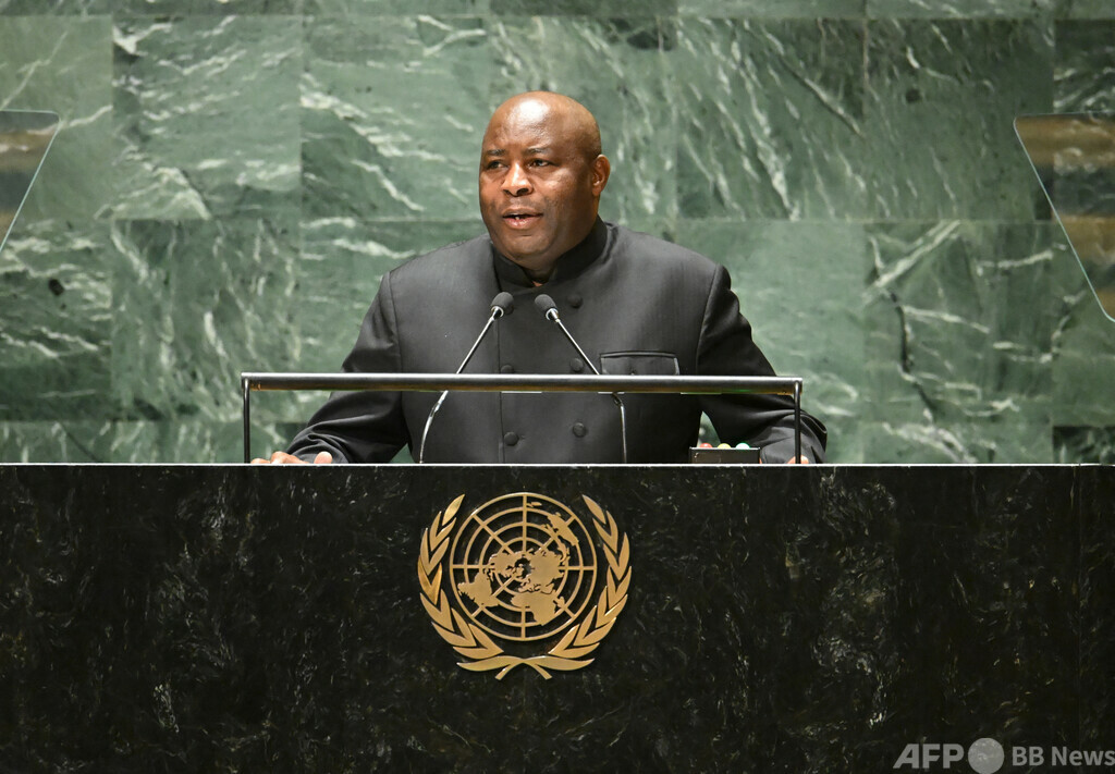 同性カップルは公開石打ち刑に処すべき ブルンジ大統領 写真1枚 国際ニュース:AFPBB News
