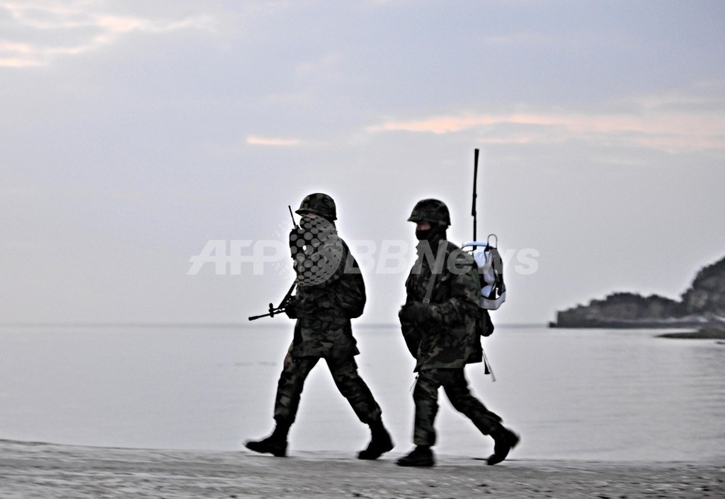 韓国海軍、北朝鮮の警備艇に警告射撃