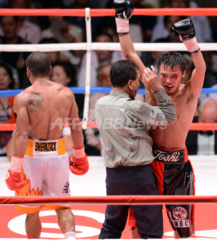ボクシング　ポスター　五十嵐俊幸vs吉田拳時　亀海喜寛vsホエル・デラ・クルス ボクシング ポスター 五十嵐俊幸vs吉田拳時 亀海喜寛vsホエル