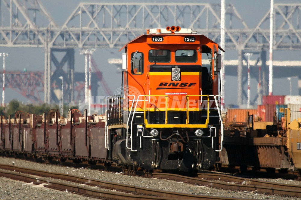 米著名投資家バフェット氏 北米鉄道大手bnsfを買収 写真4枚 国際ニュース Afpbb News