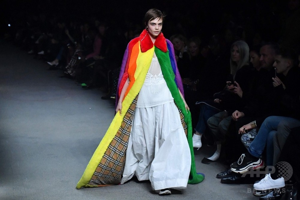 クリストファー・ベイリー最後のコレクション、「バーバリー」18/19年秋冬 写真33枚 国際ニュース:AFPBB News