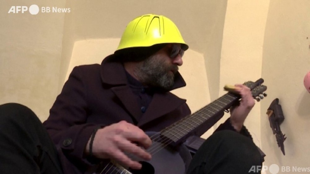 動画：武器を楽器に変えるセルビア人芸術家 夢はオーケストラ編成 写真1枚 国際ニュース：AFPBB News