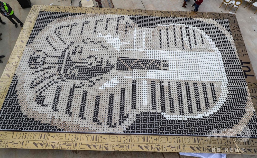 7260杯のコーヒーで描いた「ツタンカーメン」が登場 写真5枚 国際