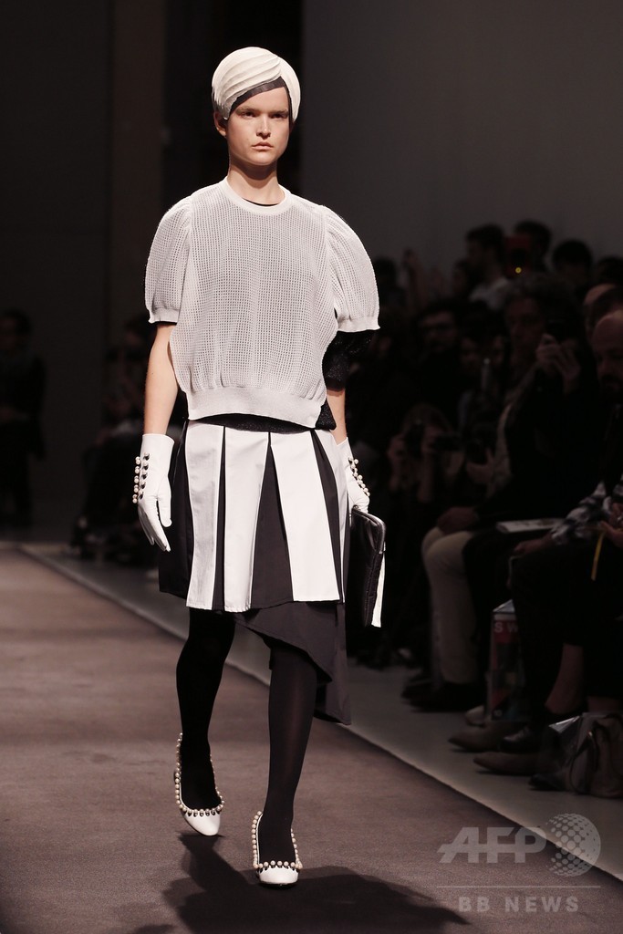 影をテーマにパリで新作発表、「アンリアレイジ」15年春夏