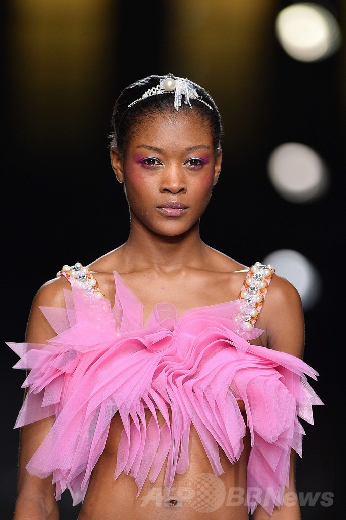 ＜14/15年秋冬ロンドンコレクション＞アシシ