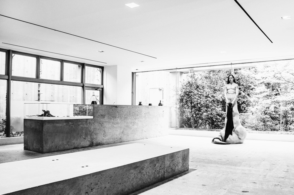 「リック・オウエンス」青山旗艦店がリニューアル、限定シューズ発売