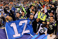 13NFL第48回スーパーボウル（Super Bowl XLVIII）、デンバー・ブロンコス（Denver Broncos）対シアトル・シーホークス（Seattle Seahawks）。優勝に歓喜するシアトル・シーホークスのファン（2014年2月2日撮影）。(c)AFP/Getty Images/Christian Petersen