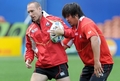 16日にハミルトン（Hamilton）で行われる2011年ラグビーW杯ニュージーランド大会（Rugby World Cup 2011）1次リーグA組第2戦でニュージーランド代表（オールブラックス）と対戦する日本代表が15日、最終調整を行った。

練習に臨むウェブ将武（Shaun Webb）と藤田望（Nozomu Fujita、2011年9月15日撮影）。(c)AFP/WILLIAM WEST