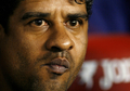 写真は、戦況を見守るバルセロナのフランク・ライカールト（%%Frank Rijkaard%%）監督。(c)AFP/JOSE LUIS ROCA