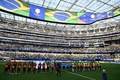 サッカーコパ・アメリカ、グループD、ブラジル対コスタリカ。試合前に整列する両国の選手ら（2024年6月24日撮影）。(c)Patrick T. Fallon / AFP