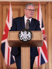 初閣議後、記者会見するキア・スターマー英首相。ロンドンで（2024年7月6日撮影）。(c)Claudia Greco / POOL / AFP