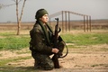 トルコ国境に近いシリアの町カタニヤで、ISと戦うシリア語系キリスト教徒の女性民兵組織、「二つの川の間の土地を守る女性防衛部隊」の訓練キャンプに参加するメンバーのルシアさん（2015年12月1日撮影）。(c)AFP/DELIL SOULEIMAN