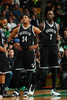 13-14NBA、ボストン・セルティックス（Boston Celtics）対ブルックリン・ネッツ（Brooklyn Nets）。コートに立つブルックリン・ネッツのポール・ピアース（Paul Pierce）とケビン・ガーネット（Kevin Garnett、2014年1月26日撮影）。(c)AFP/Getty Images/NBAE/Steve Babineau
