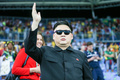 リオデジャネイロ五輪の開会式に現れた金正恩（キム・ジョンウン）朝鮮労働党委員長のそっくりさんのハワードXさん。Brazil Photo Press提供（2016年8月18日撮影）。(c)Brazil Photo Press/William Volcov