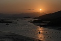 中国福建省・霞浦県で見られた夕日（2019年12月12日撮影）。(c)HECTOR RETAMAL / AFP