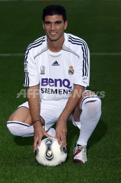 アトレティコ マドリード レイェスを獲得 写真1枚 ファッション ニュースならmode Press Powered By Afpbb News