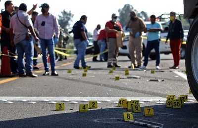 メキシコで215人の遺体遺棄、コロナ禍でも絶えない組織犯罪