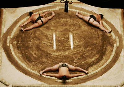 大相撲 土俵に女性乱入で伝統は崩壊か？