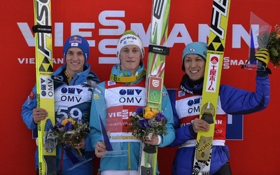 プレヴツが優勝、葛西が3位表彰台 ジャンプW杯男子