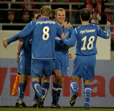 ゼニト シュツットガルトを下し決勝トーナメント2回戦進出