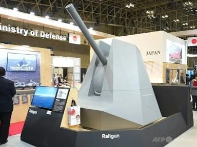 「レールガン」模型を公開 防衛見本市で 千葉