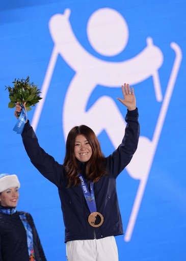 小野塚にスキー女子ハーフパイプの銅メダル授与、ソチ五輪